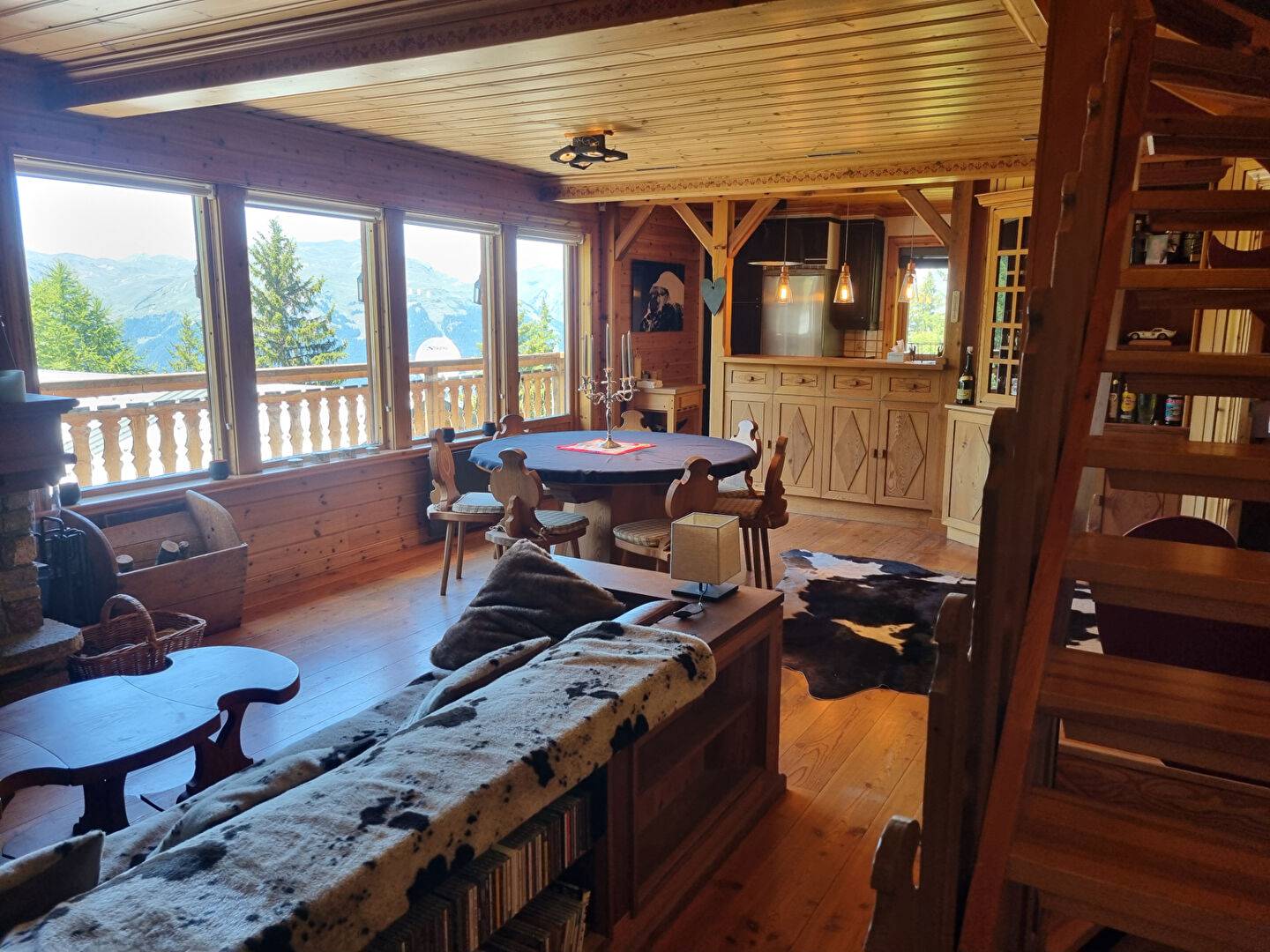 CHALET INDIVIDUEL D'HABITATION 180 m² + combles aménagées PLAGNE 1800
