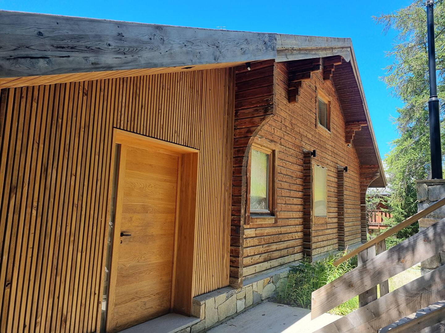 CHALET INDIVIDUEL D'HABITATION 180 m² + combles aménagées PLAGNE 1800
