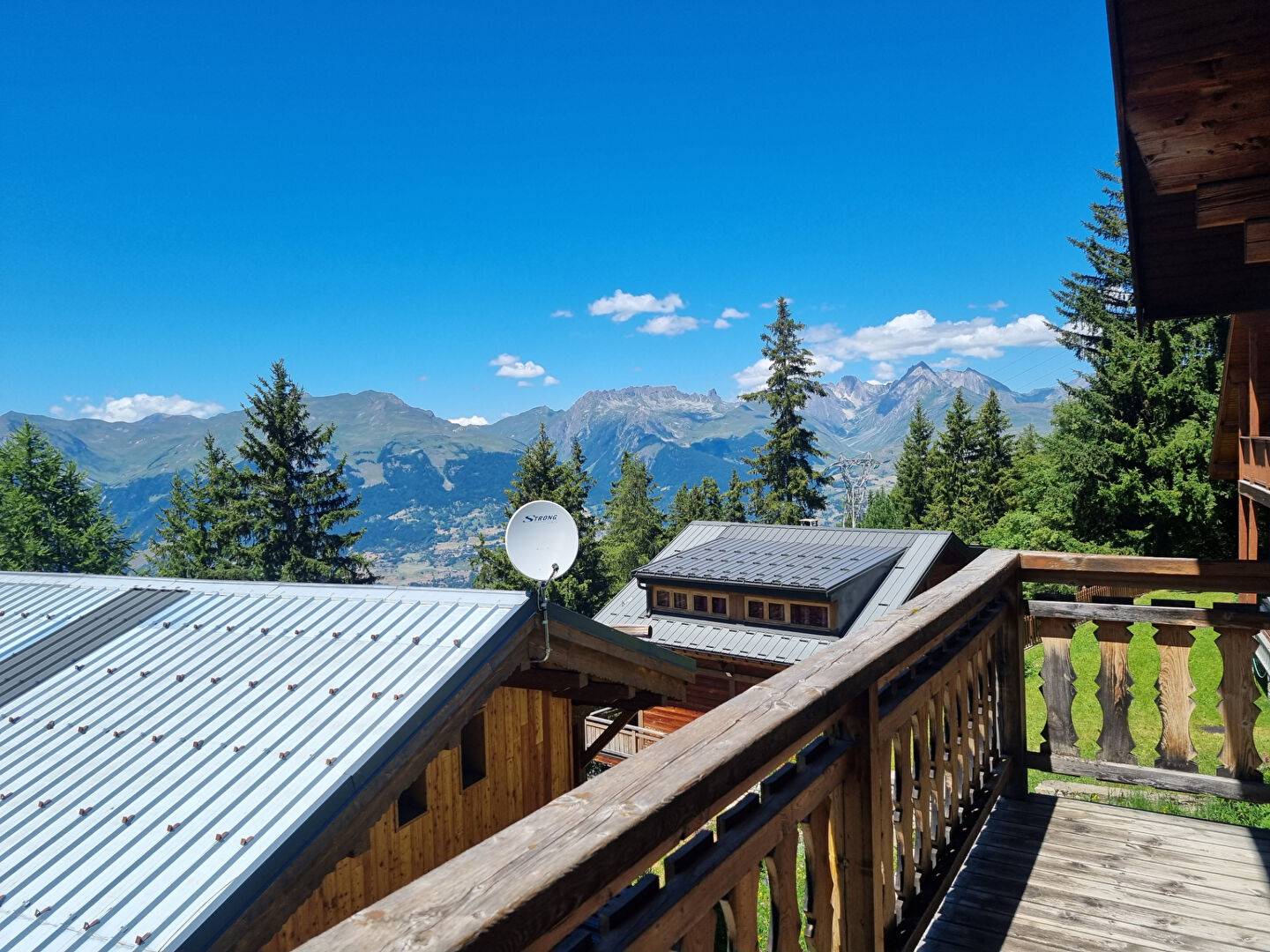 CHALET INDIVIDUEL D'HABITATION 180 m² + combles aménagées PLAGNE 1800