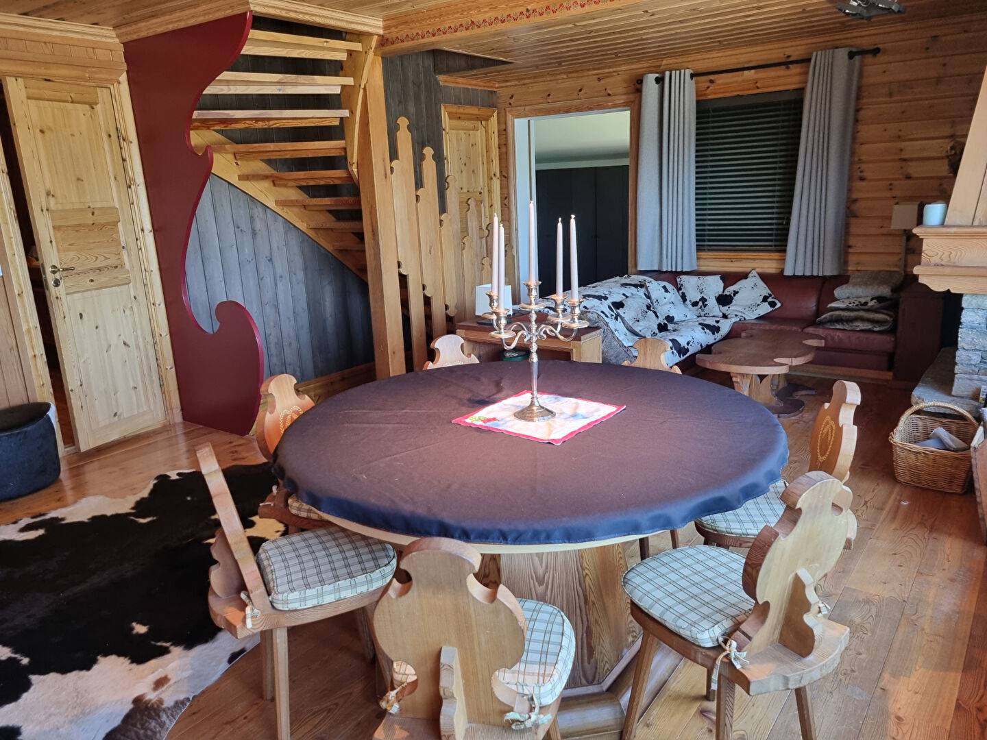 CHALET INDIVIDUEL D'HABITATION 180 m² + combles aménagées PLAGNE 1800
