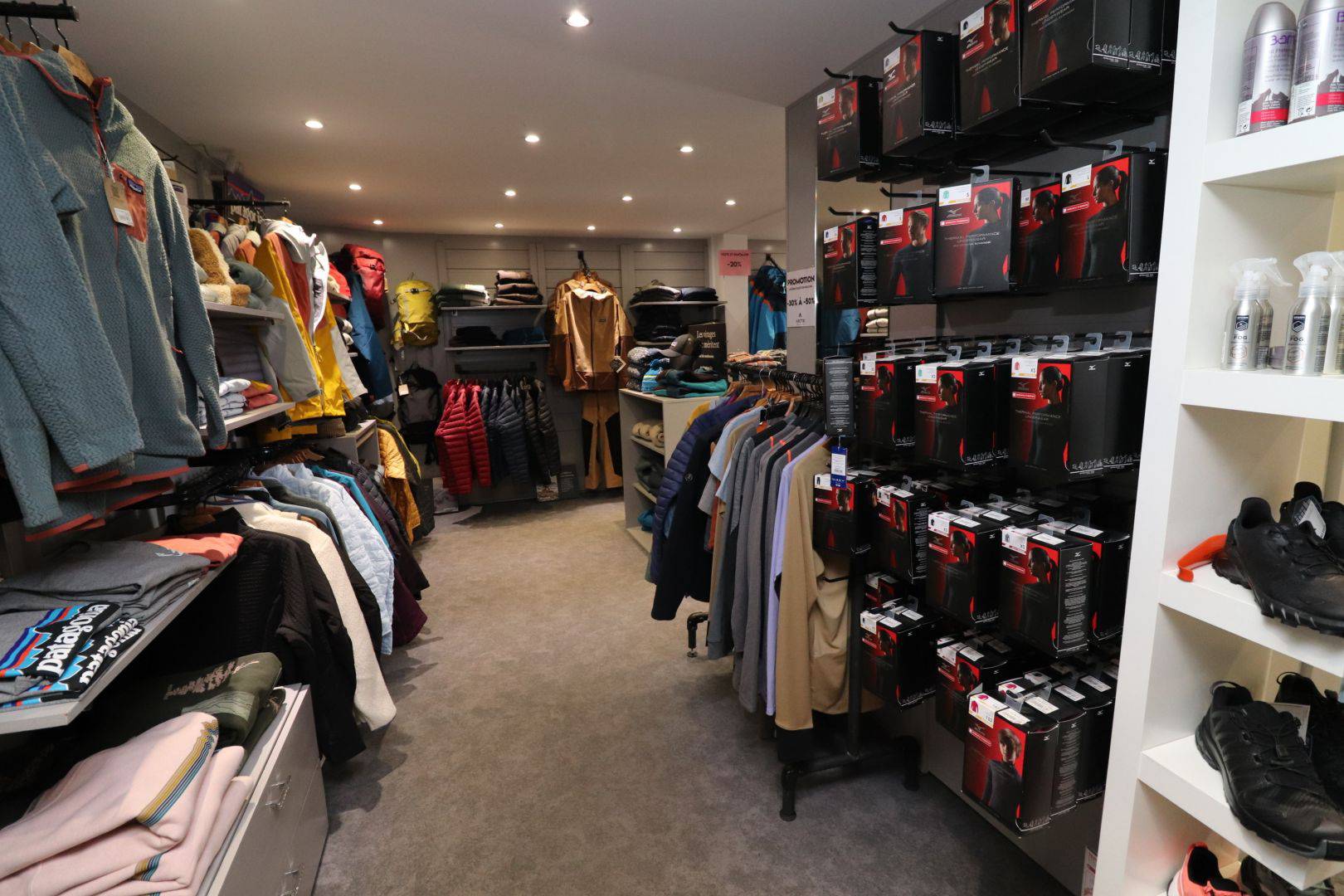 Fonds de commerce de 150 m² + réserve de 100 m²  - Emplacement excellent