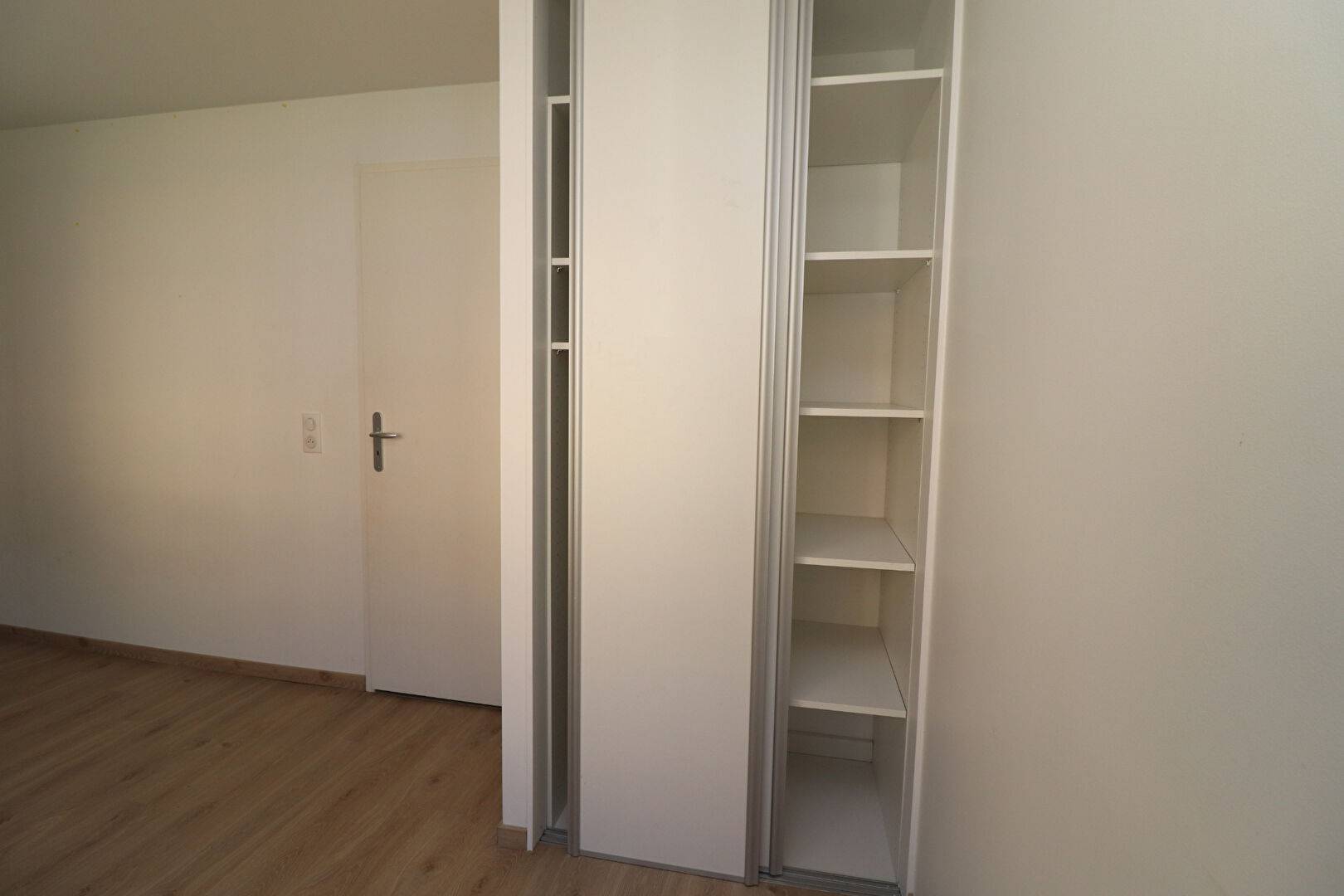 5 pièces de 105.68 m² avec cave et parking extérieur