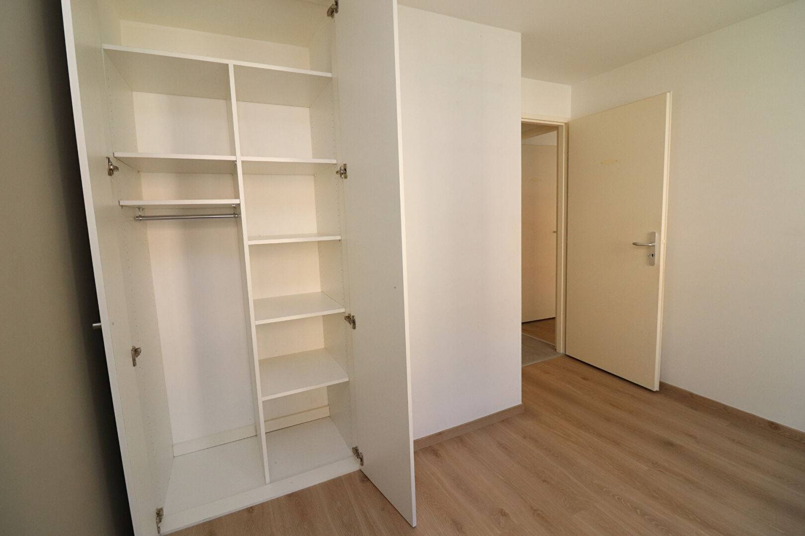 5 pièces de 105.68 m² avec cave et parking extérieur