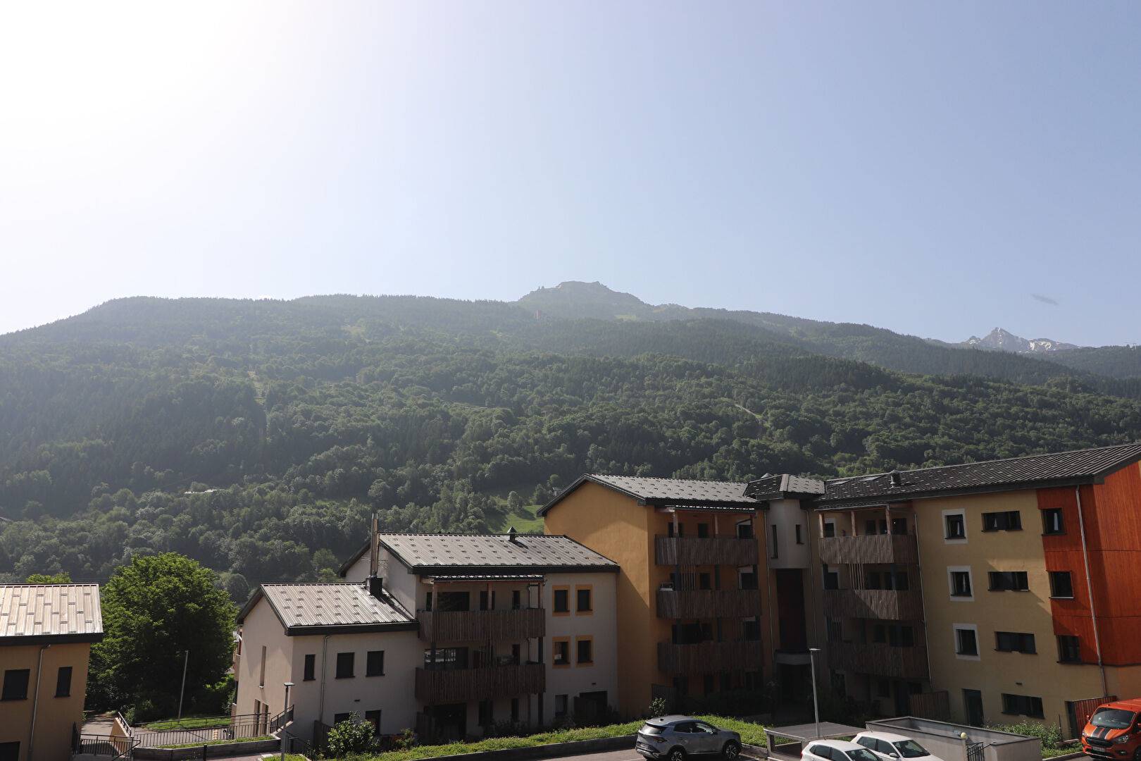 5 pièces de 105.68 m² avec cave et parking extérieur