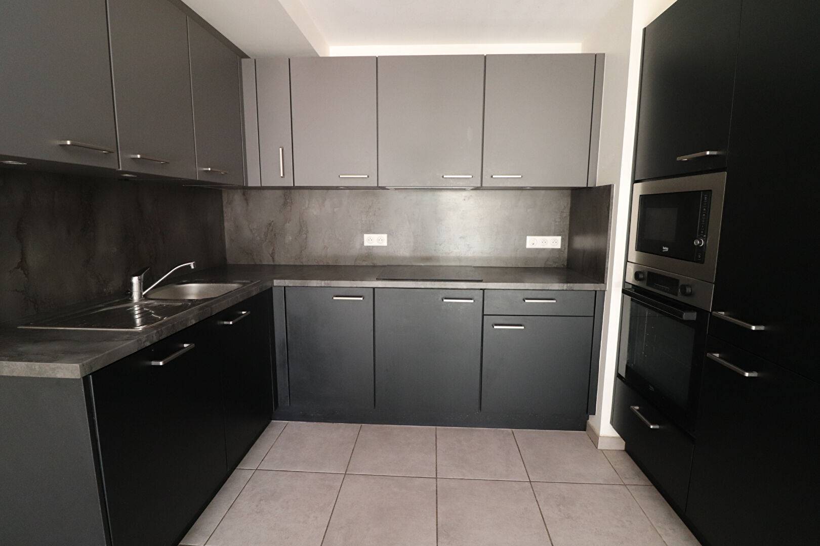 5 pièces de 105.68 m² avec cave et parking extérieur