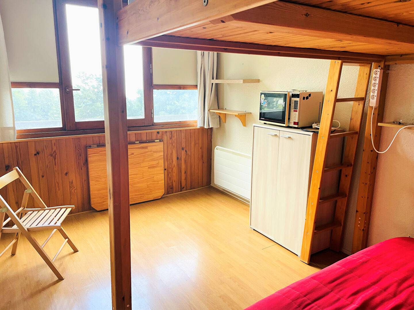 STUDIO 3/4 PERSONNES  SUR ZODIAQUE