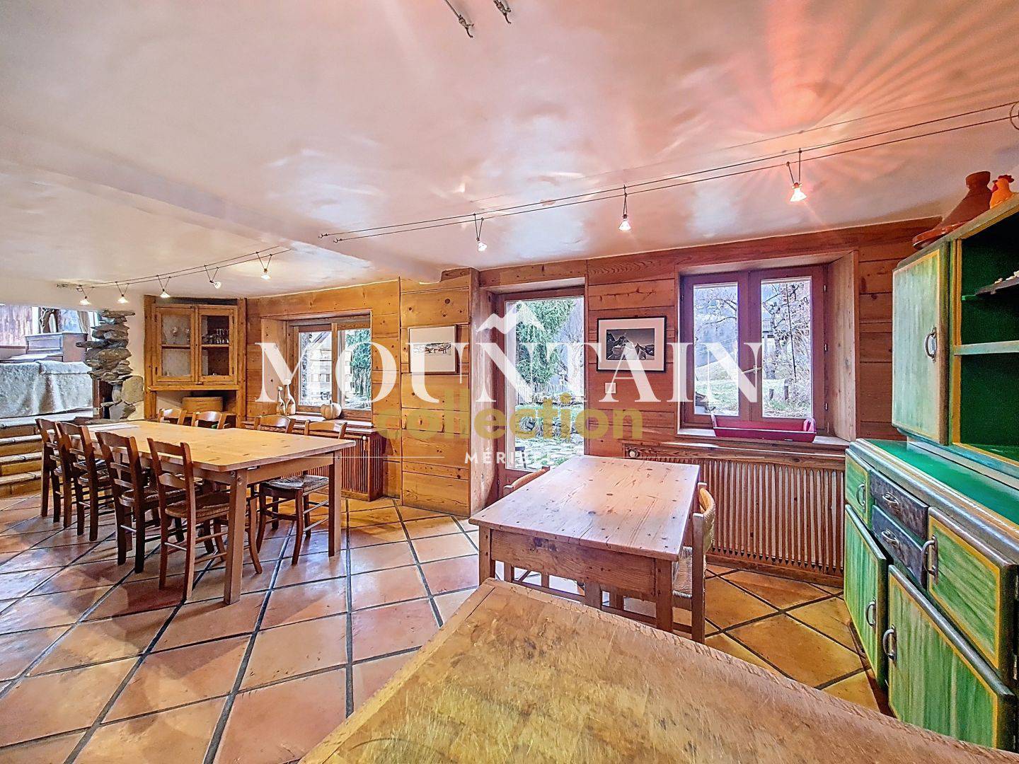 Chalet typique Savoyard, 8 pièces de 165m² , Méribel, Les Allues.