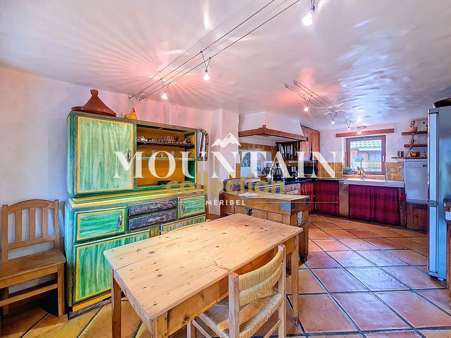 Chalet typique Savoyard, 8 pièces de 165m² , Méribel, Les Allues.