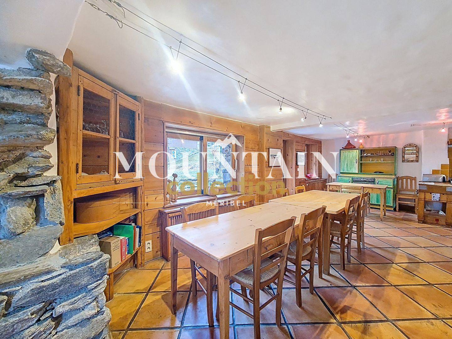 Chalet typique Savoyard, 8 pièces de 165m² , Méribel, Les Allues.